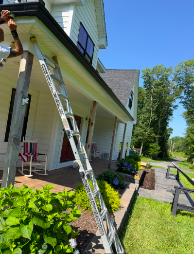 Gutter installation job